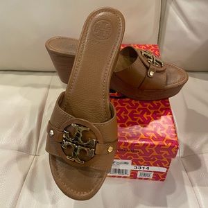 Tory Burch Patti 3 Mid Wedge Sz 7.5